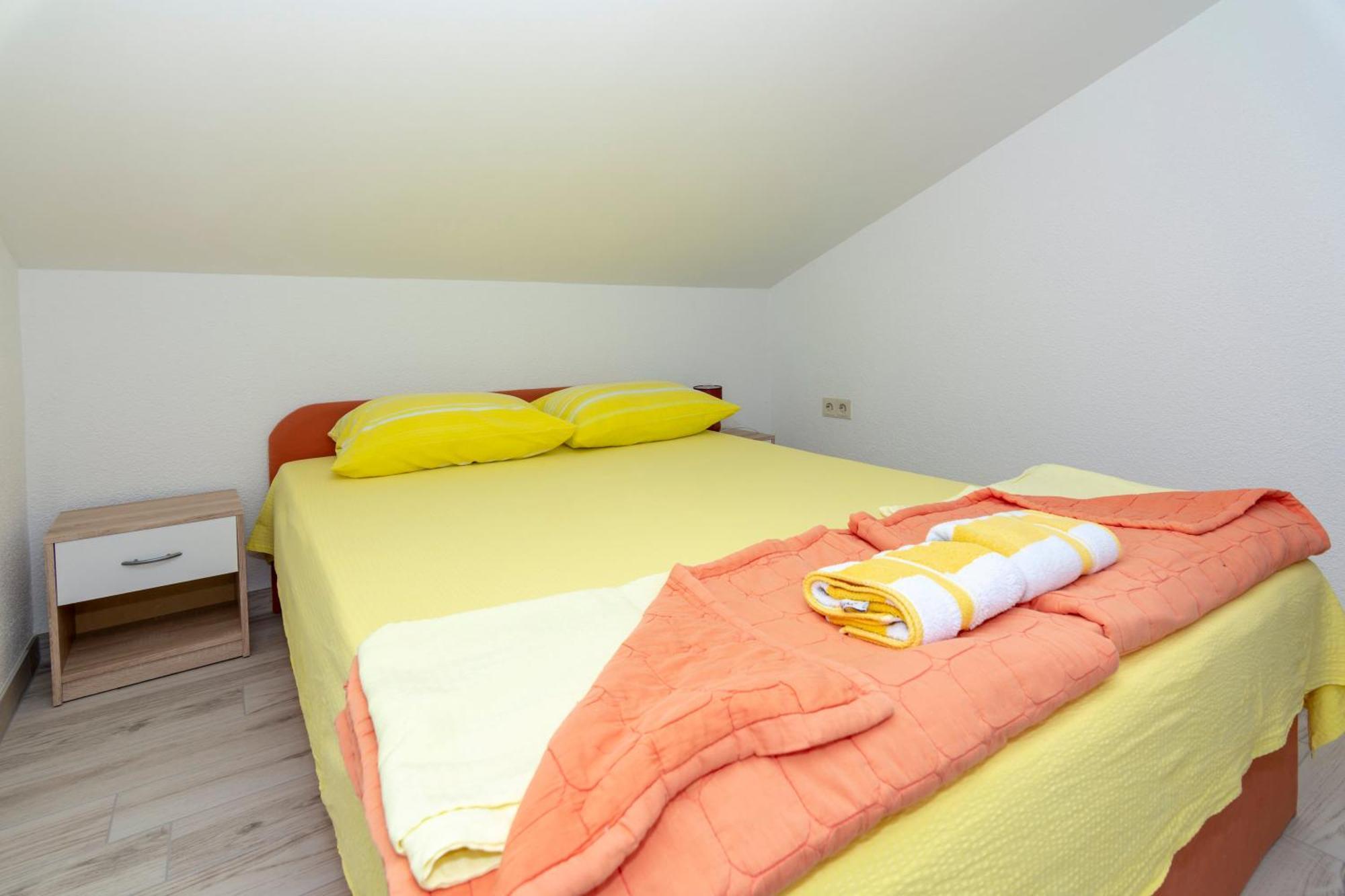 Apartmani Filip Pag Town Extérieur photo