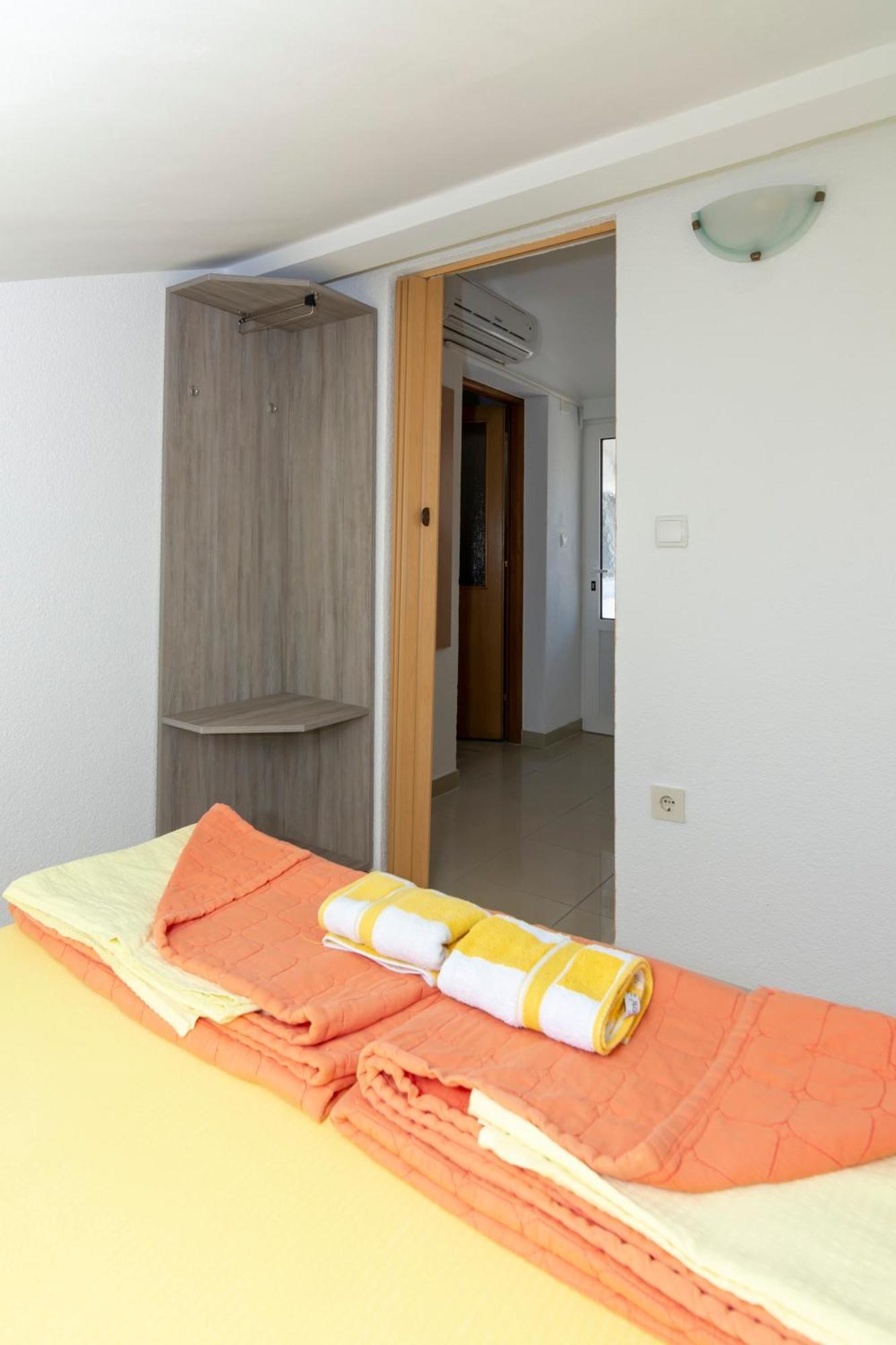 Apartmani Filip Pag Town Extérieur photo